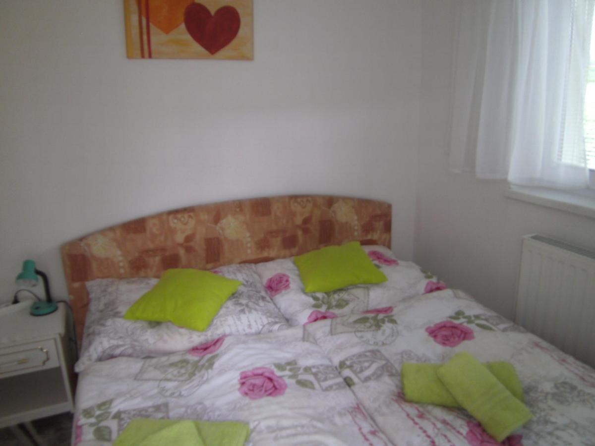 Apartman Ludmila Huncovce Экстерьер фото