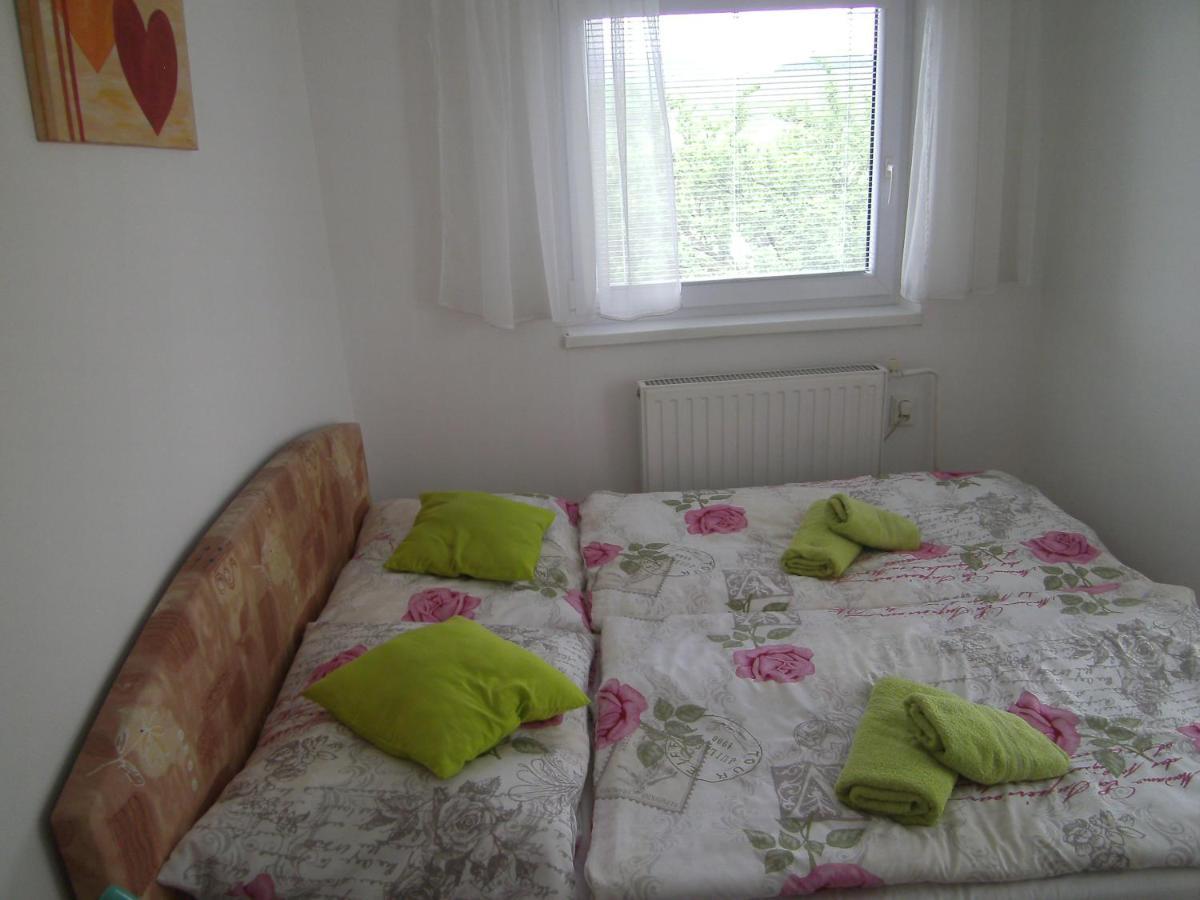 Apartman Ludmila Huncovce Экстерьер фото
